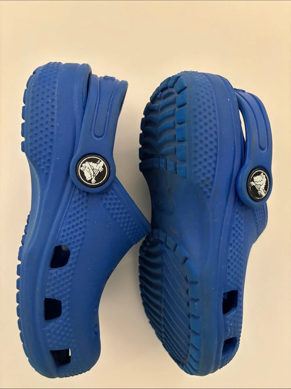 CROCS Kids Classic Clogs in Bright Blue